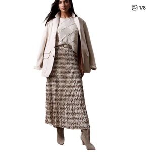 BANANA REPUBLIC Pleated skirt size 12 NWT